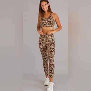 AllFenix Cheetah sand 7/8 leggings NWT size Large